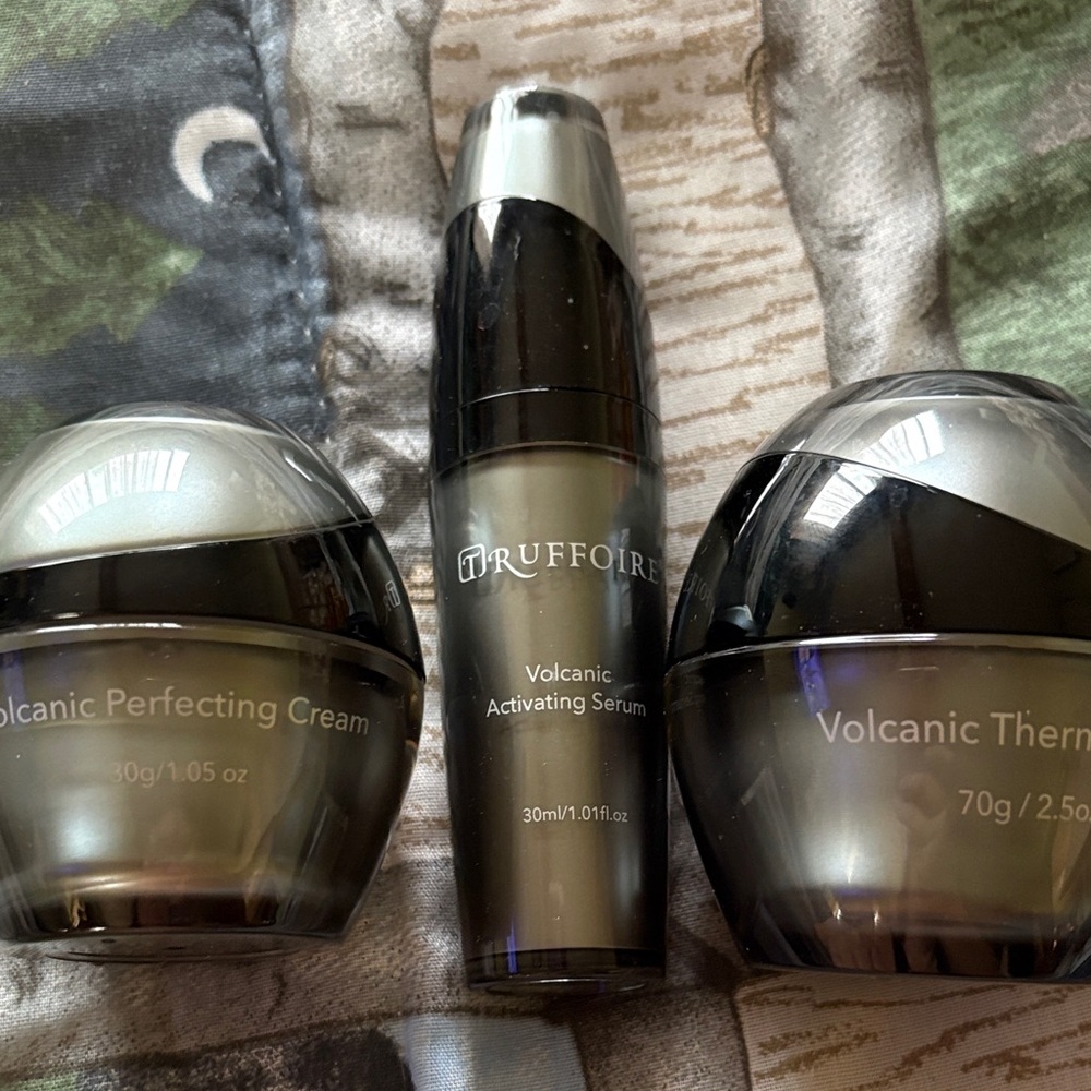 Truffoire Volcanic Activating Serum - Black and Silver